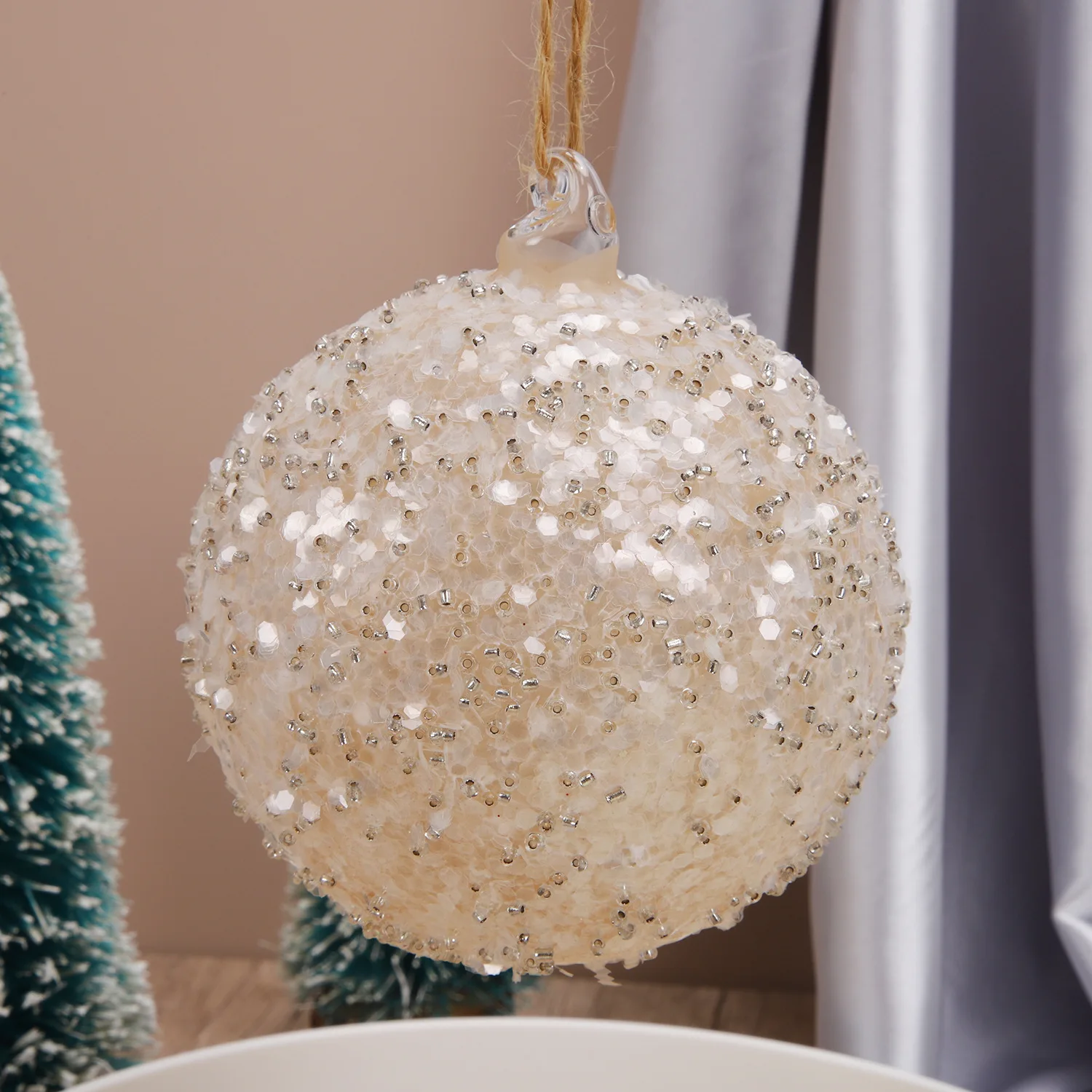 Luxury White 4pcs Red  Glass Ball Christmas Ornaments  New Year Hanging Bauble Pendants Xmas Decor for Home Adornos Navidad