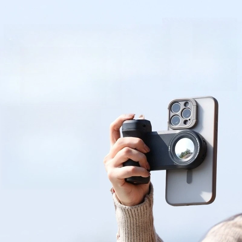 

MA35 mobile phone Bluetooth magnetic suction aid horizontal and vertical shooting portable anti-shake wireless remote