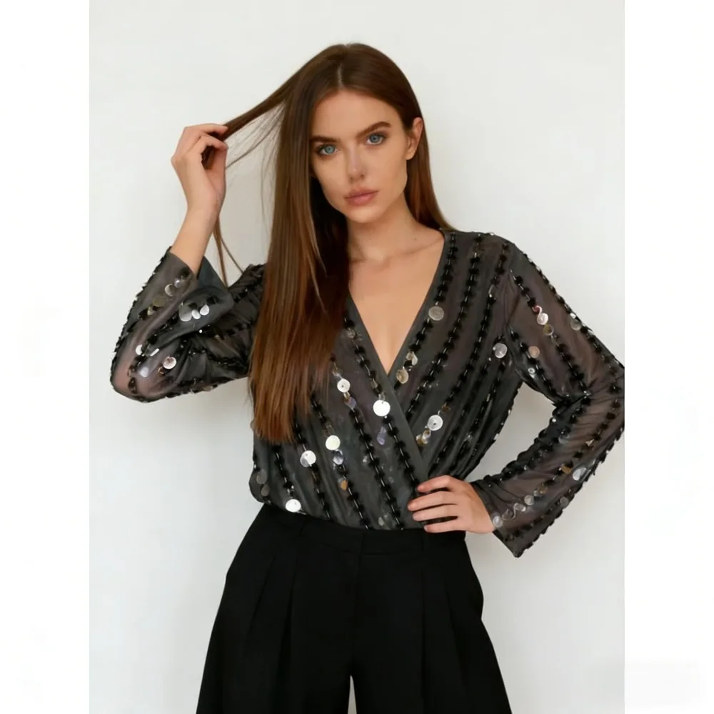 

Стильный многослойный комбинезон с v-образным вырезом и пайетками, женский однотонный плиссированный свободный топ с длинными рукавами, женская одежда 2026, весенне-осенняя верхняя одежда для вечеринок