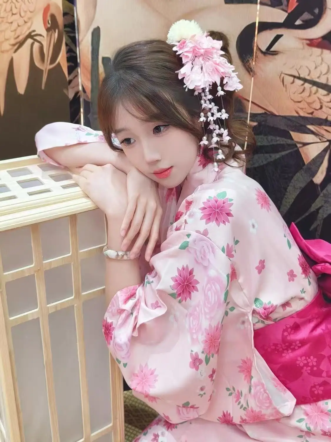かわいいピンクの着物女性の伝統的な日本の服カーニバルパーティーアニメコスプレ衣装ビーチ写真撮影浴衣ローブ女性