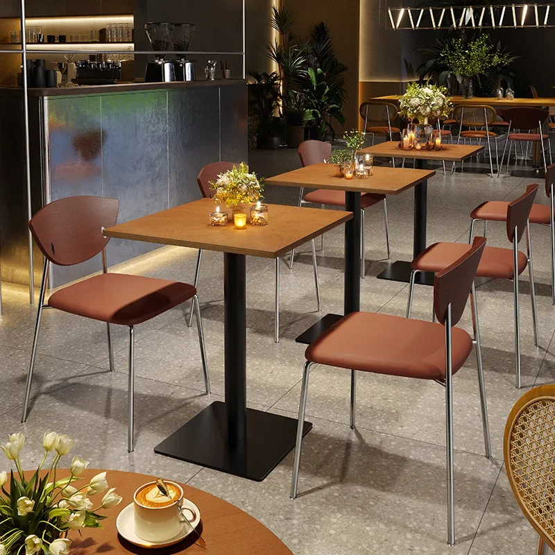 Table et chaise de è, thé au lait, dessert, célébrité Internet