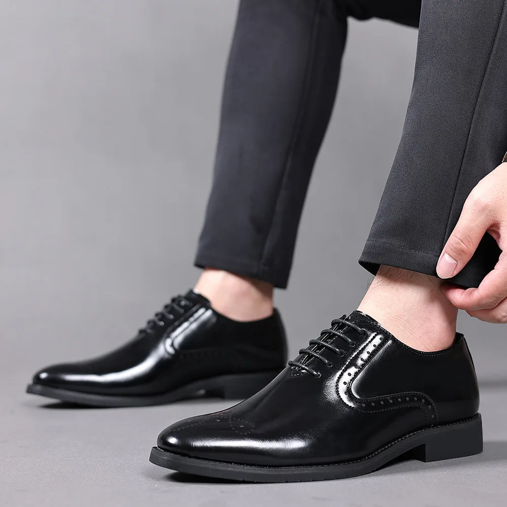 New High Quality Genuine Leather Men Brogues Shoes Lace-Up Bullock Business Dress Men Oxfords Shoes Male Formal Shoes