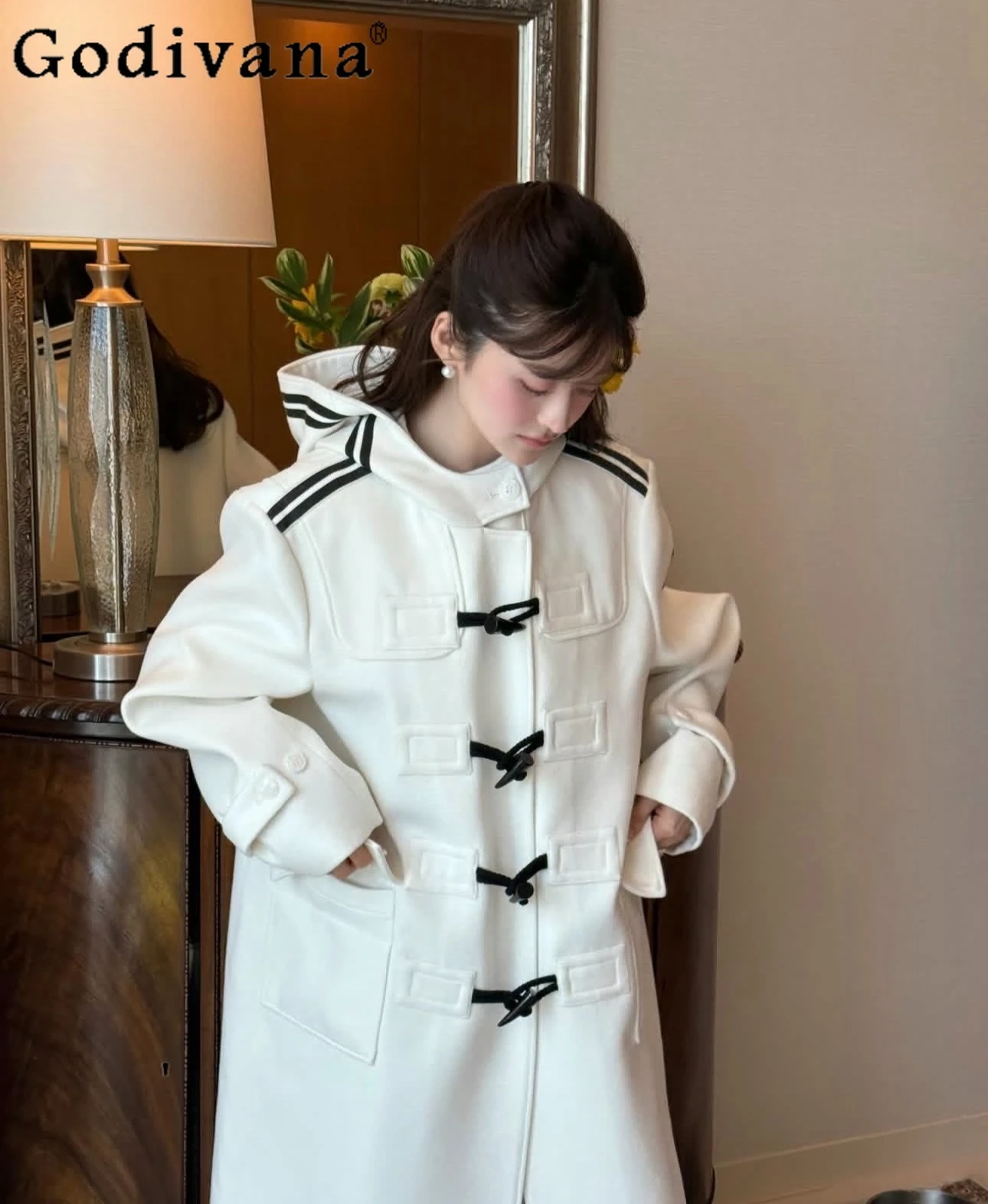 

Japanese Fashion Sweet White Long Woolen Jacket Autumn Winter 2025 Women Loose Horn Button Overcoats Lady Daily Casual Outerwear