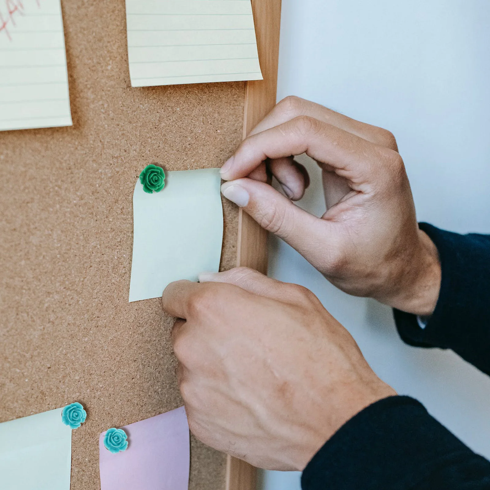 30 Stück Reißzwecken mit Rosenblüten, hochwertige Reißzwecken aus Kunstharz, Multi-Zubehör, wiederverwendbar, zarte Reißzwecken