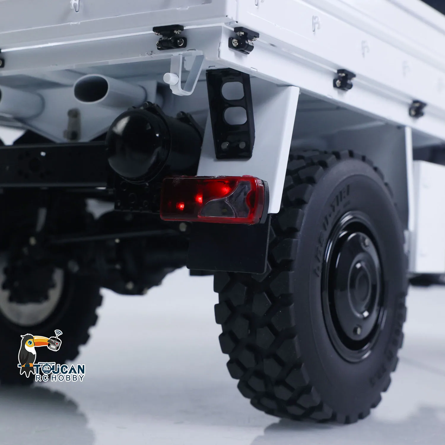 

LESU 1/14 Radio Control Off Road Car MT44023 Metal 4WD RC All-Terrain Light Truck U4023 Light Sound Smoke Unit Axle Locks Models