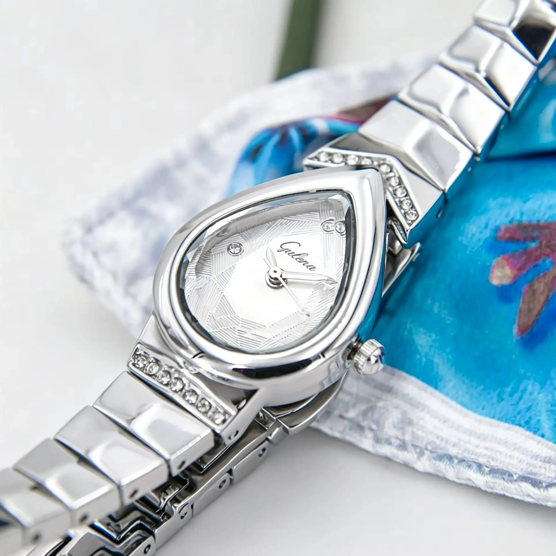 Women Quartz Wristwatch Teardrop Mermaid's Tear Dial Snake‑Chain Bracelet Watch Luxury Fashion Sparkling Crystal Ladies Watch