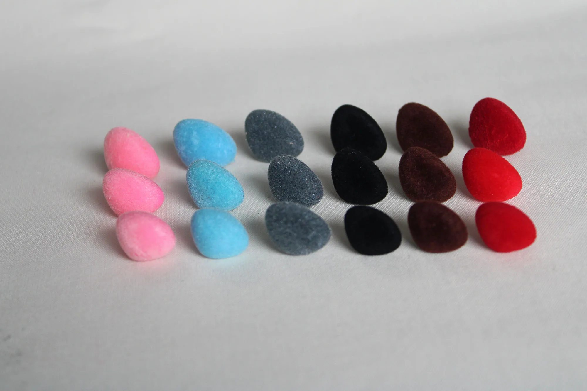 50pcs 12mm 15mm 18mm 20mm 22mm 24mm 26mm  pink/red/black/brown gray blue  flocking  Triangular safety toy nose with soft washer