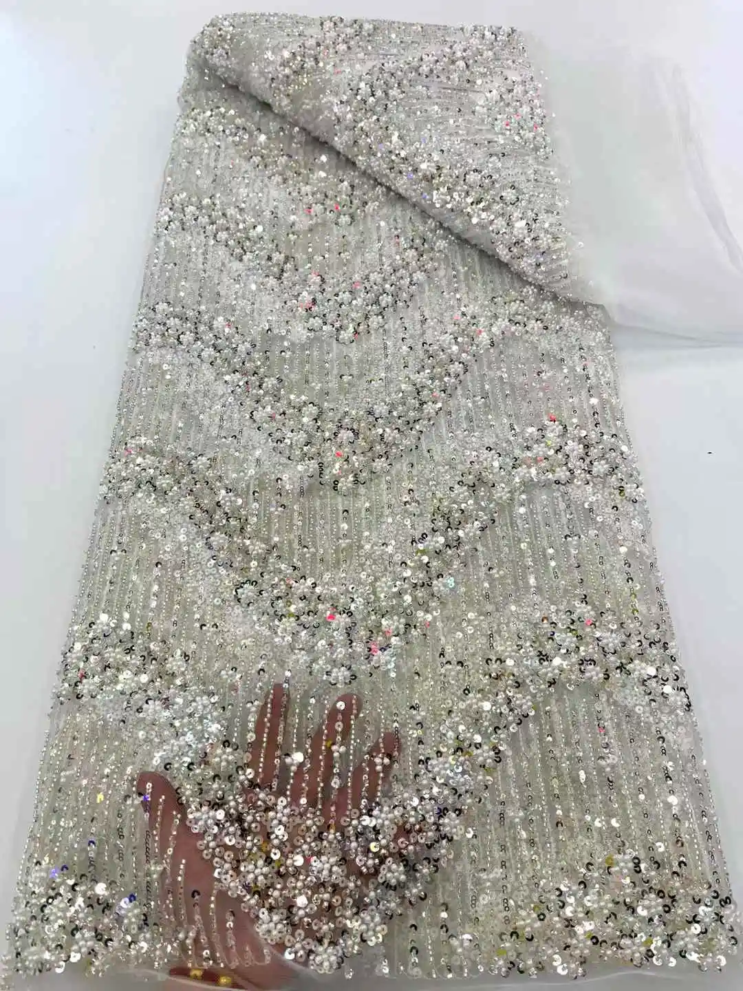 2025 高品質アフリカチュールレース生地刺繍レースビーズとスパンコールナイジェリアレース生地のウェディングドレス