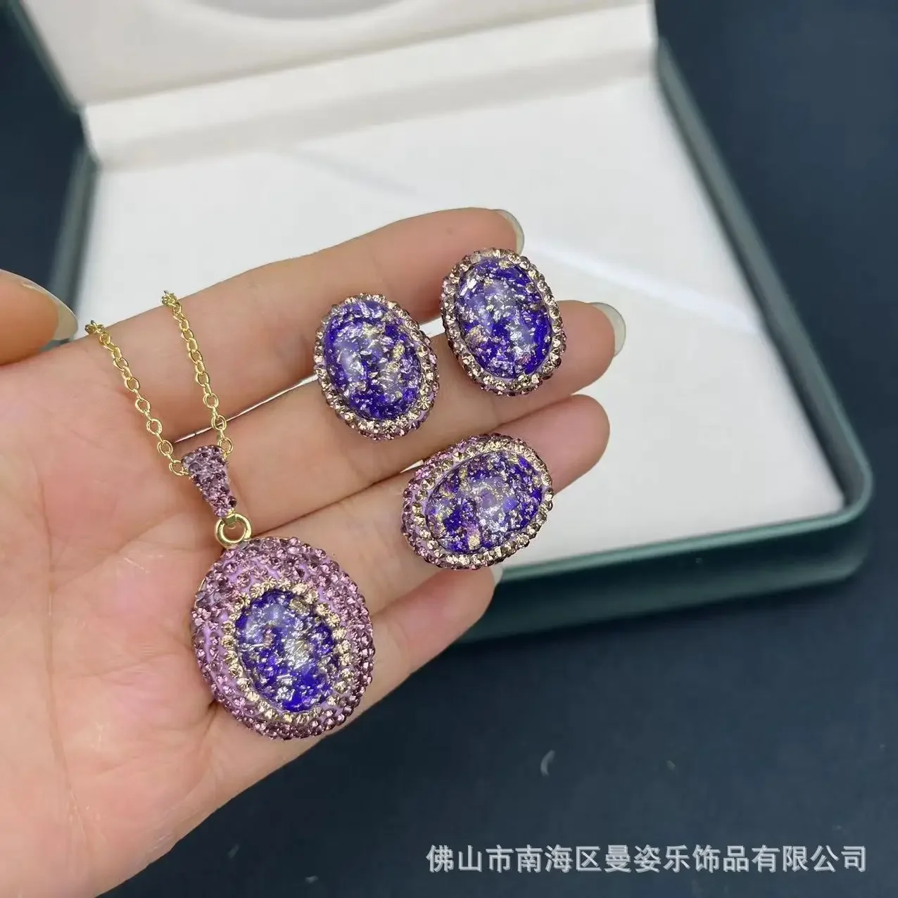 New Opal clay inlaid spring and summer crystal set French light luxury popular jewelry design wholesale