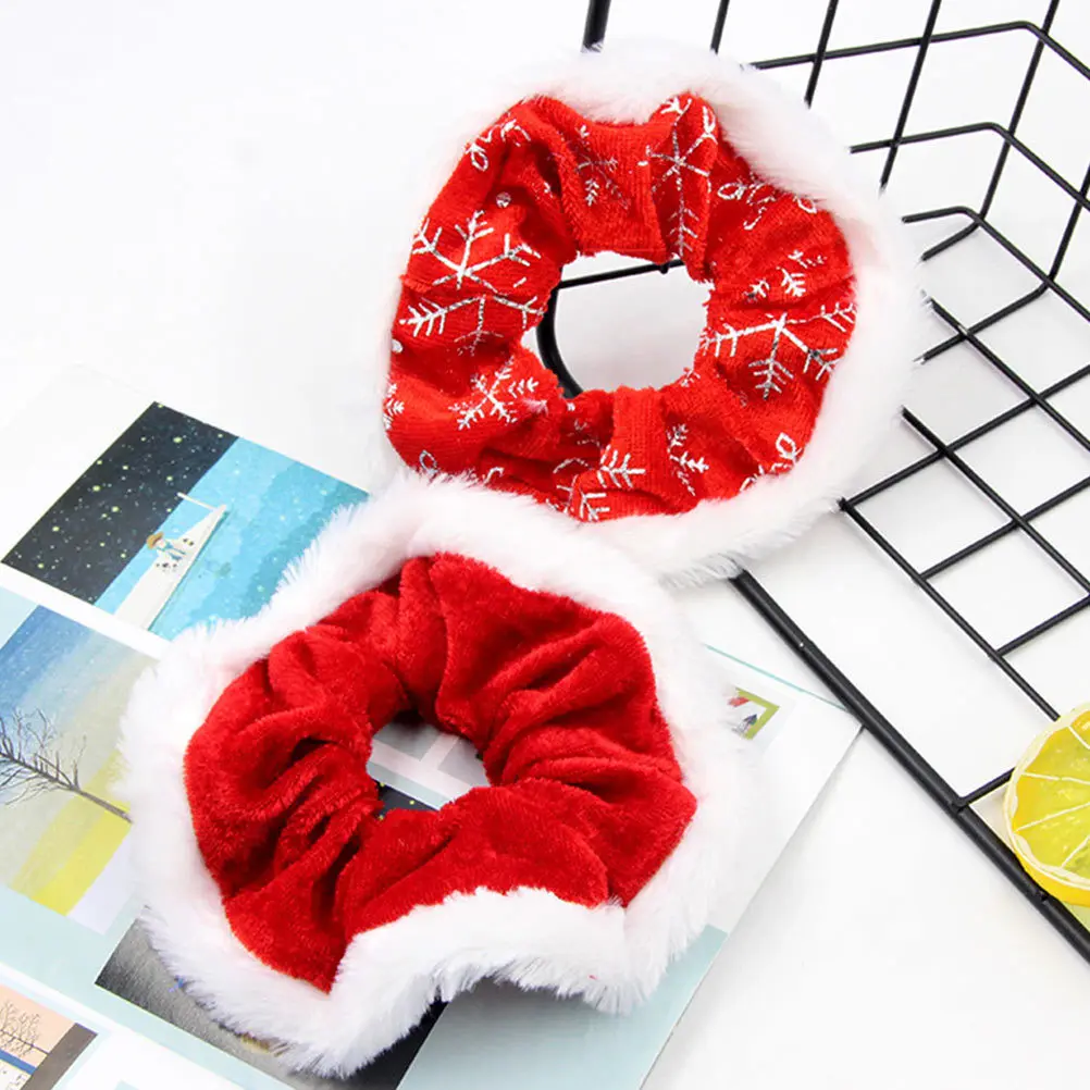 ยางรัดผมผ้านุ่ม 2 ชิ้นพร้อมดีไซน์คริสต์มาส แหวนผมยืดหยุ่นสบายสำหรับการจัดแต่งทรงผมทุกวัน สีแดง สีขาว