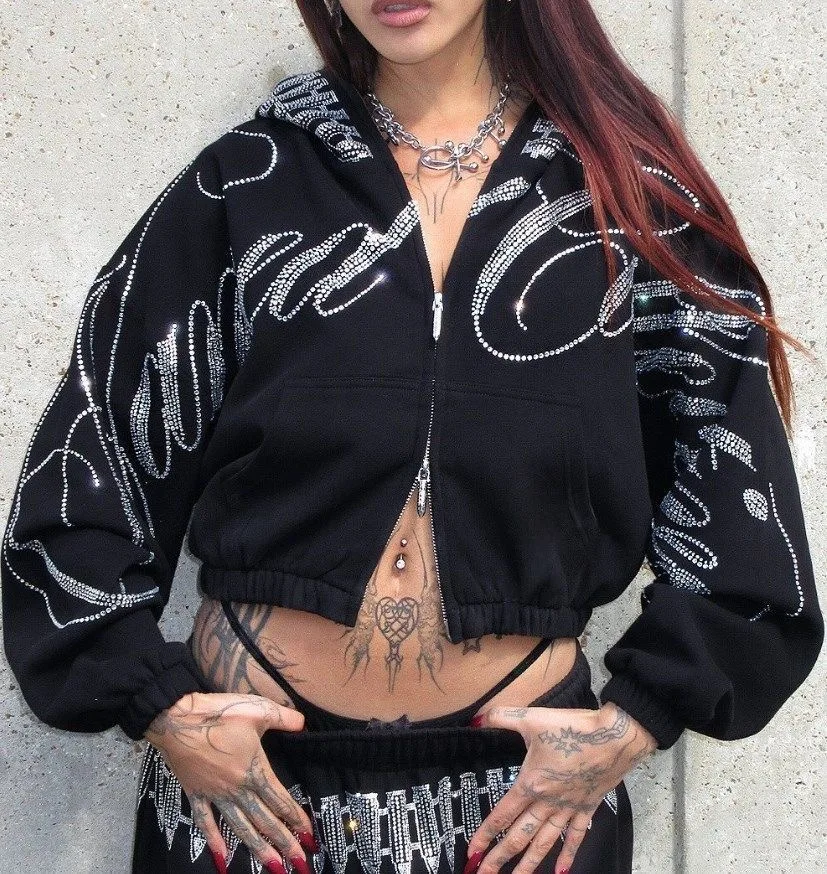 

Женская куртка-худи Ro Punk с вышивкой букв, стразами и молнией, свободного кроя