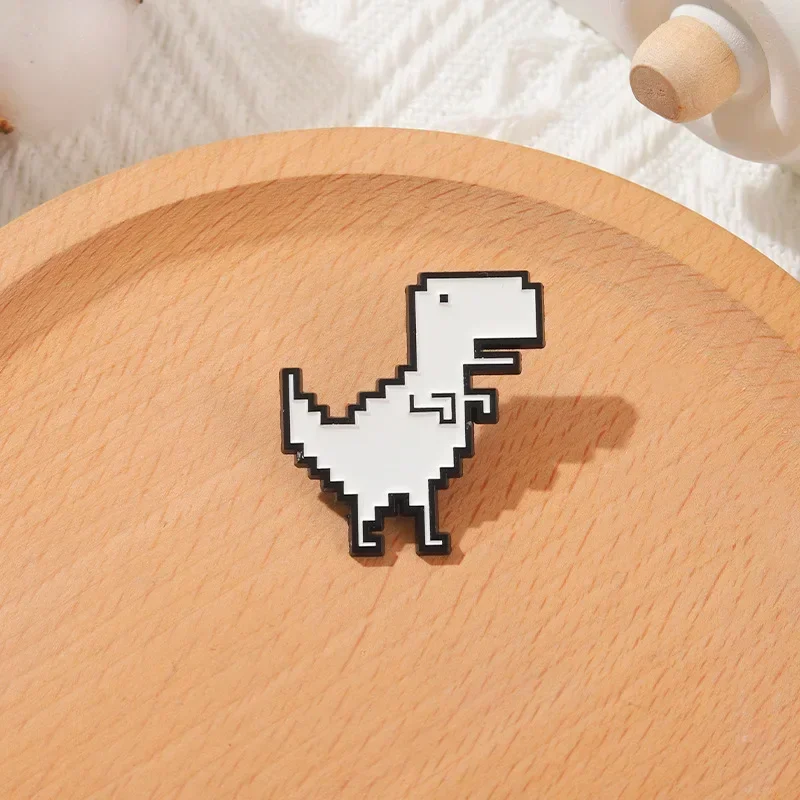 Creative White Dinosaur Brooch Fashion Metal Badge Bag Clothing Pin Party Birthday Gift Decoration Jewelry