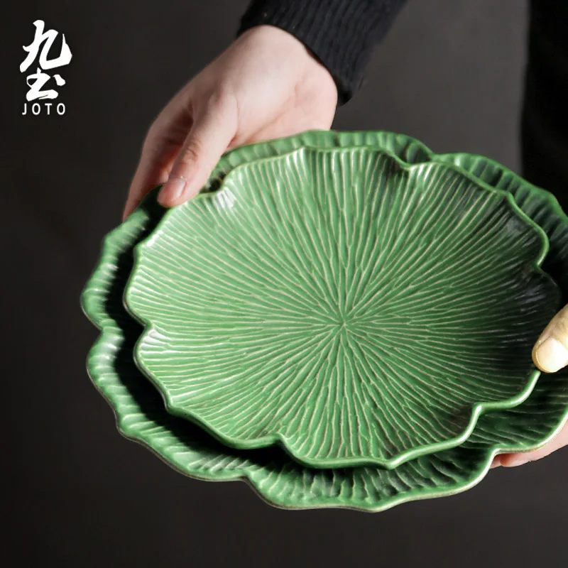 

JOTO Easy to Clean Elegant Handmade Flower-Shaped Ceramic Dinner Plate CJR0439