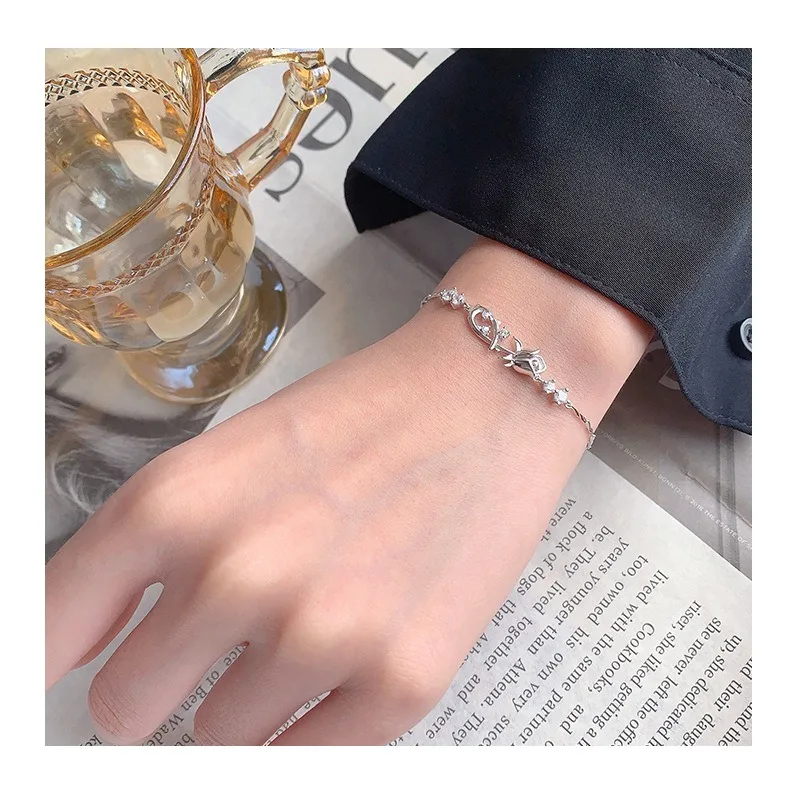 

Браслет с розой в оригинальном дизайне от Kalaini: изысканный подарок для девушки, подчеркивающий ее индивидуальность