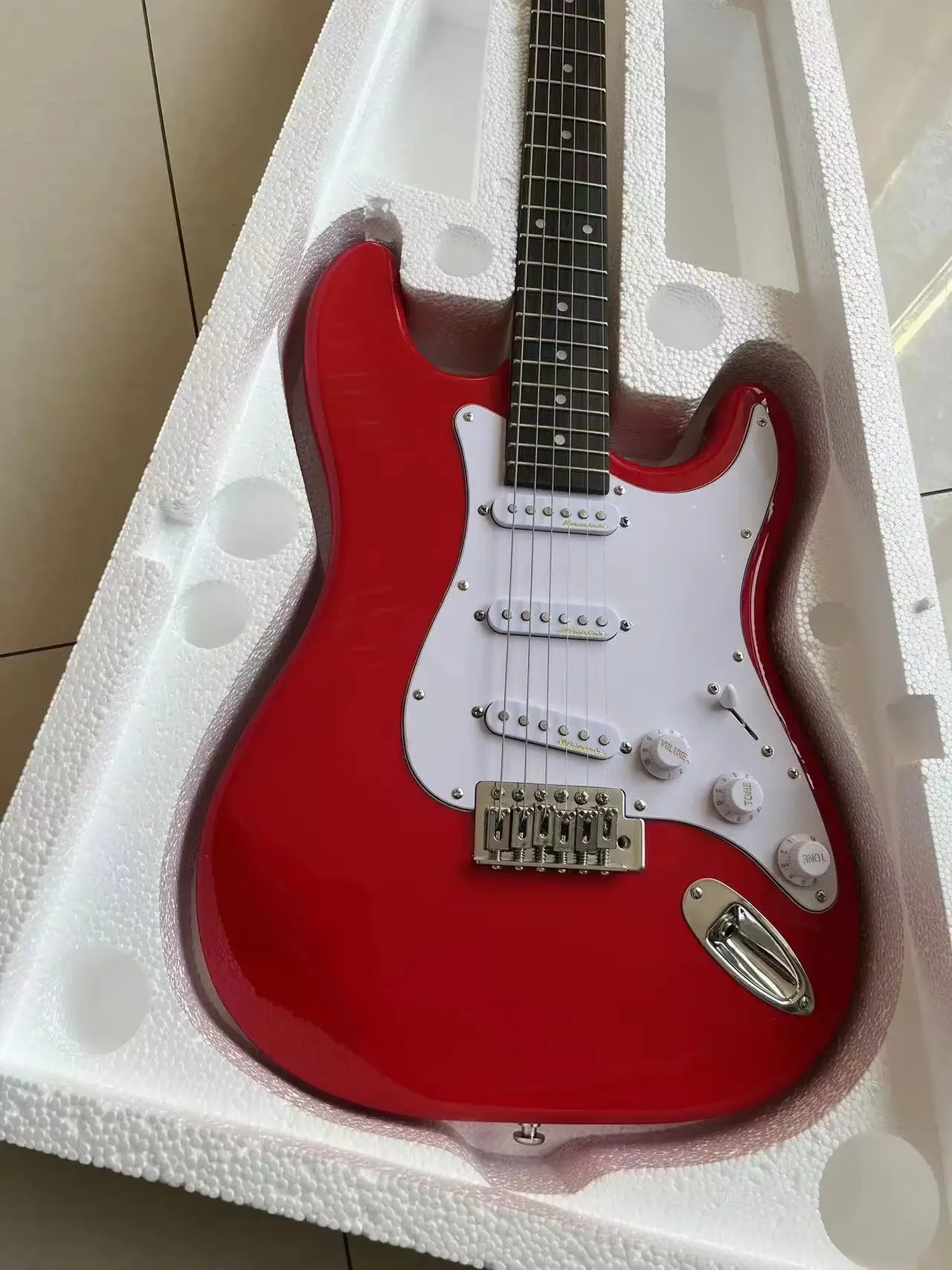 

Send in 5 days stratocaste-r custom body 6 string Electric Guitar in stock FSJKLKJT5