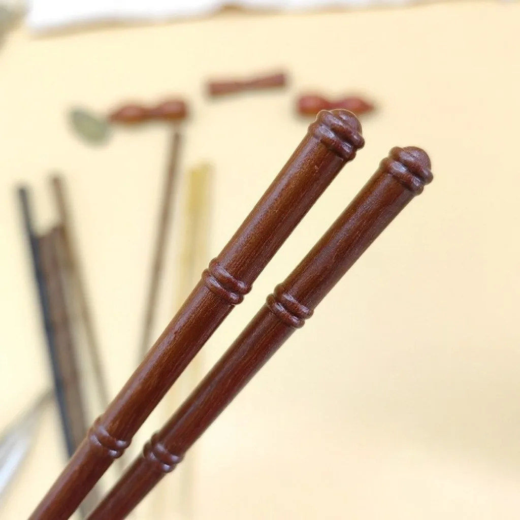 Wooden Dining Chopsticks Solid Wood Natural Wood Chopsticks Japanese Chopsticks Pointed For Restaurants Dining Table Japanese