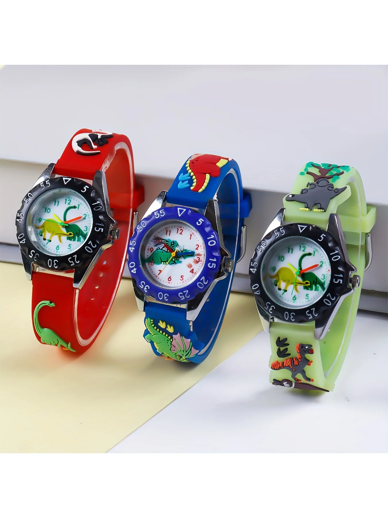 

Модные часы с элементами динозавров, стильный дизайн циферблата в мультяшном стиле, удобный силиконовый ремешок, кварцевые часы для студентов.