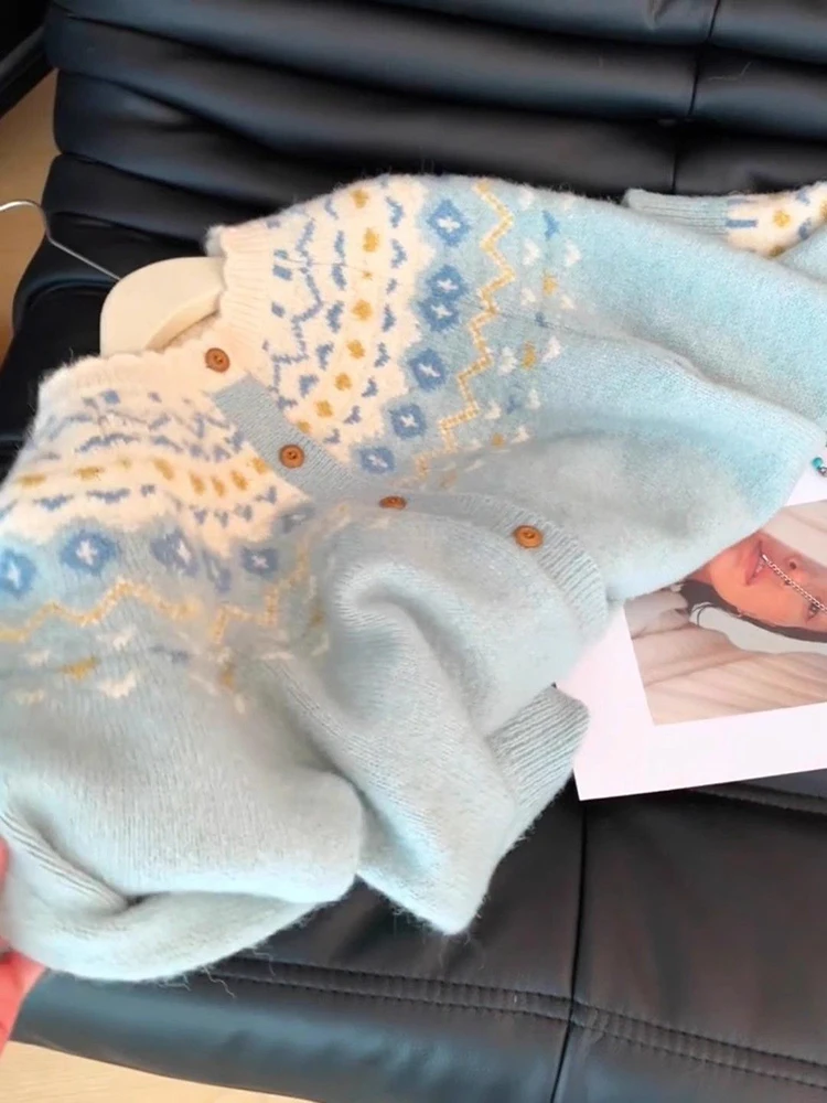 เสื้อคาร์ดิแกนถักลายแจ็คการ์ดหวานๆ สไตล์วินเทจสำหรับผู้หญิง ทรงหลวม สบายๆ แบบลำลอง ติดกระดุม ลายพิมพ์นุ่ม แขนยาว คอกลม เหมาะสำหรับฤดูใบไม้ร่วงและฤดูหนาว