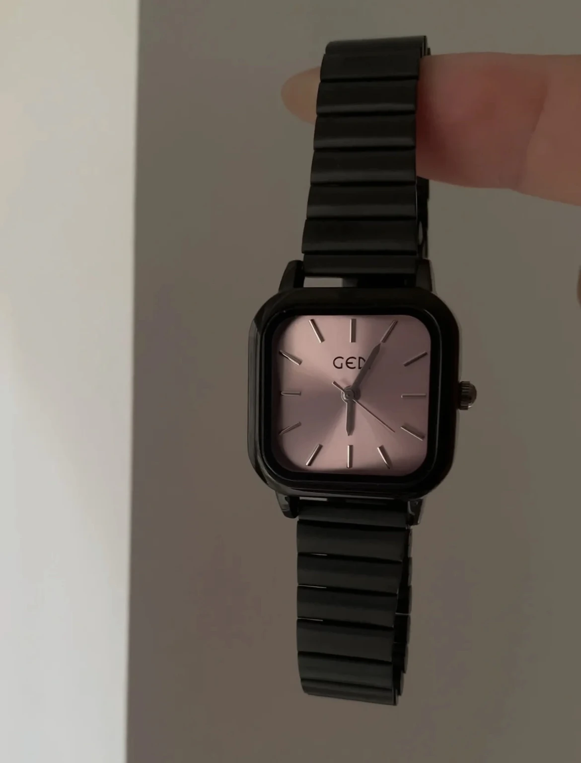 

Modern Quartz Watch for Women Square Small Dial Black and Pink Design Casual Couple Watch Birthday Gift for Women