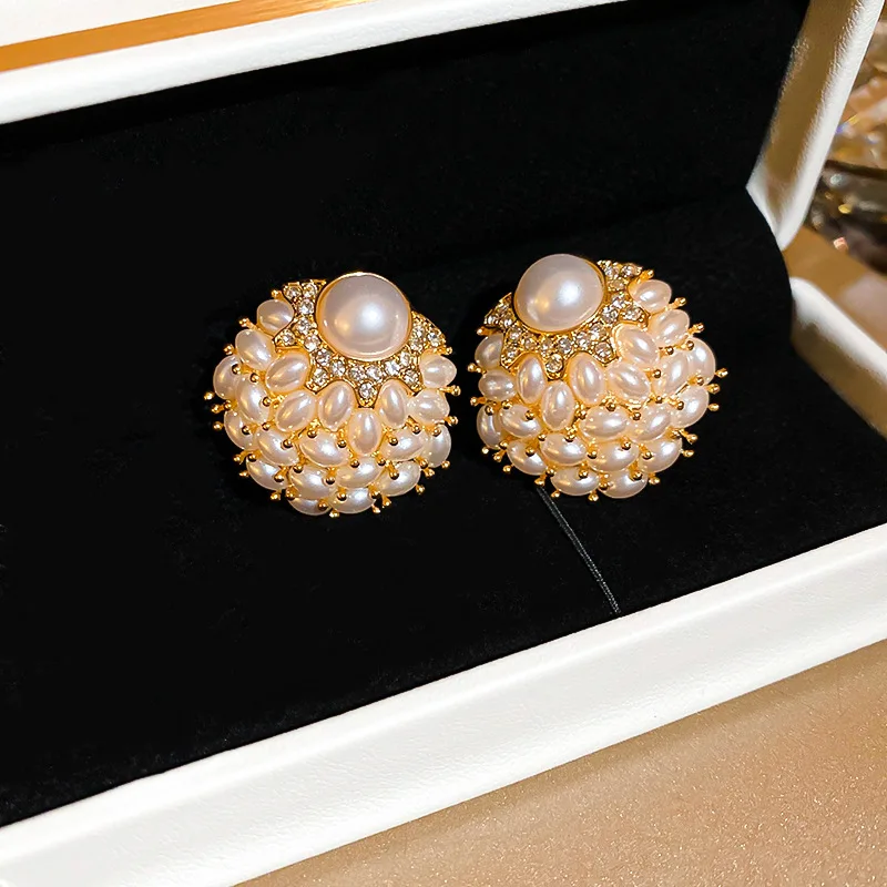 NISHIZAWA Pearl Flower Cluster Earrings for Women Fashionable Elegant French Court Style Earrings