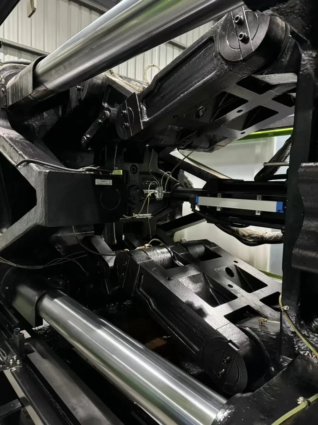 MA480t เครื่องทําแก้วพลาสติก เครื่องปั้นพลาสติก เครื่องปั้นพลาสติกสําหรับชาวเฮติ