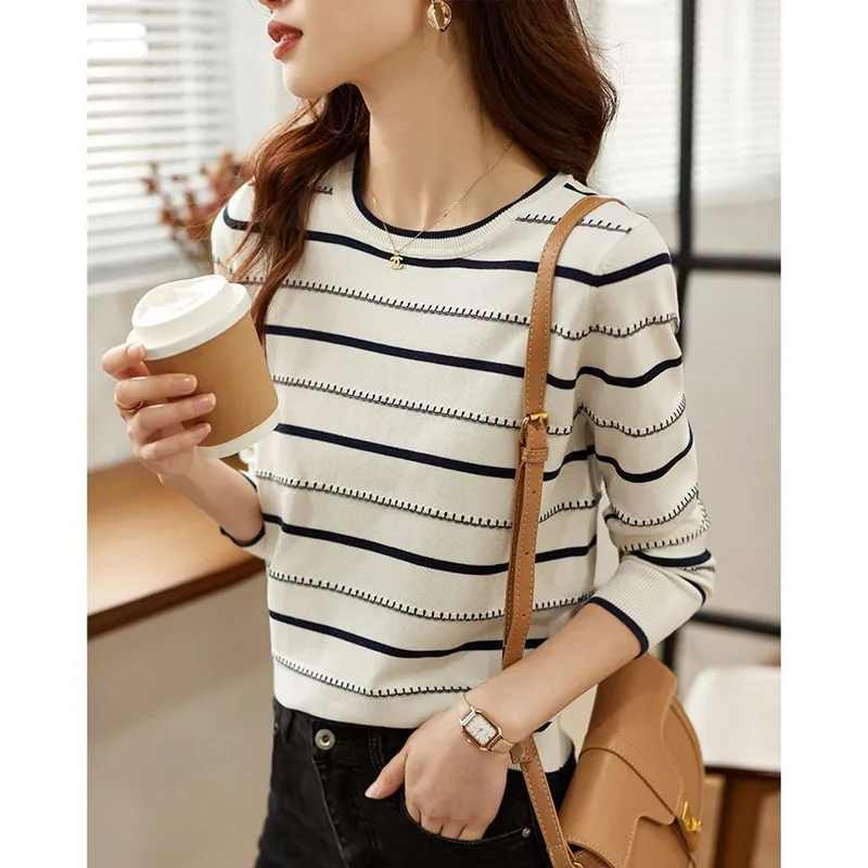 New Autumn Fashion Korean Striped Round Neck Casual Loose Versatile Slim and Fashionable Long Sleeve Knitted Women\'s Sweater