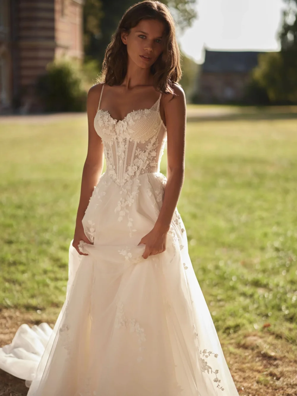 فستان زفاف ساحر مطرز على شكل حرف a ثلاثي الأبعاد على شكل زهرة ورقبة على شكل قلب وأشرطة رفيعة فستان زفاف 2026 فساتين مخصصة للعروس