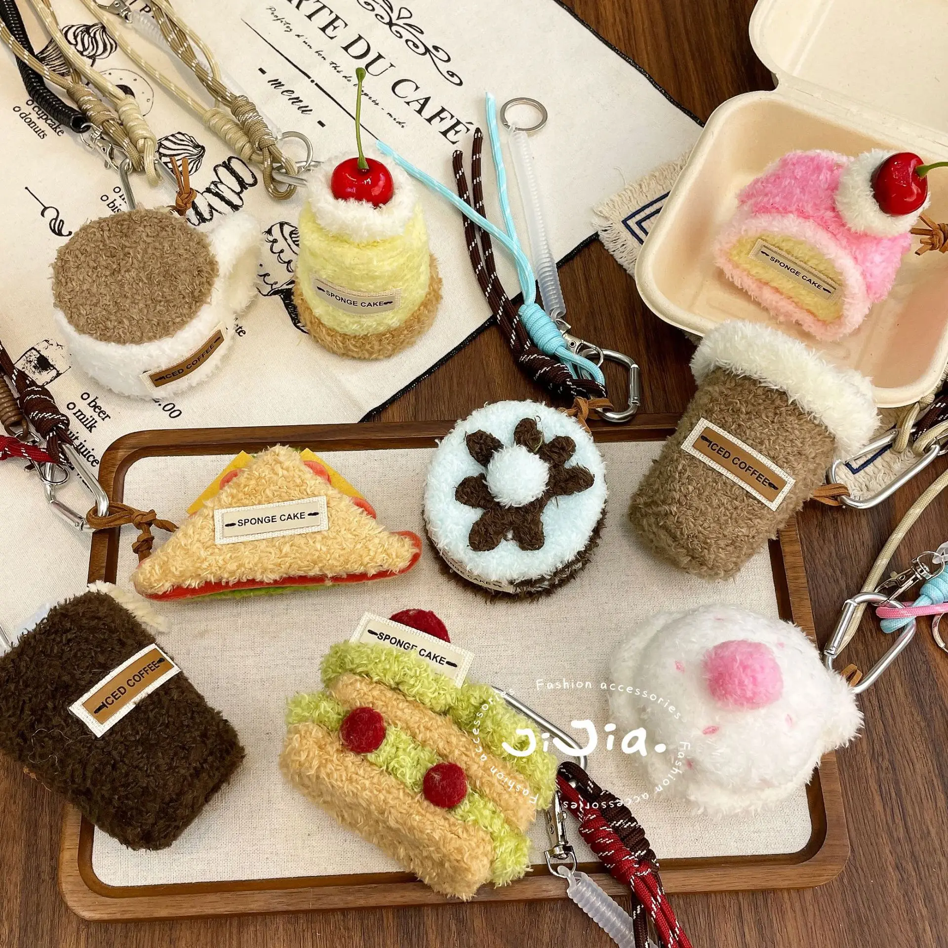 Lindo cereza Chocolate Matcha pastel sándwich llavero moda teléfono móvil cadena mar sal pastel Latte café accesorio llavero
