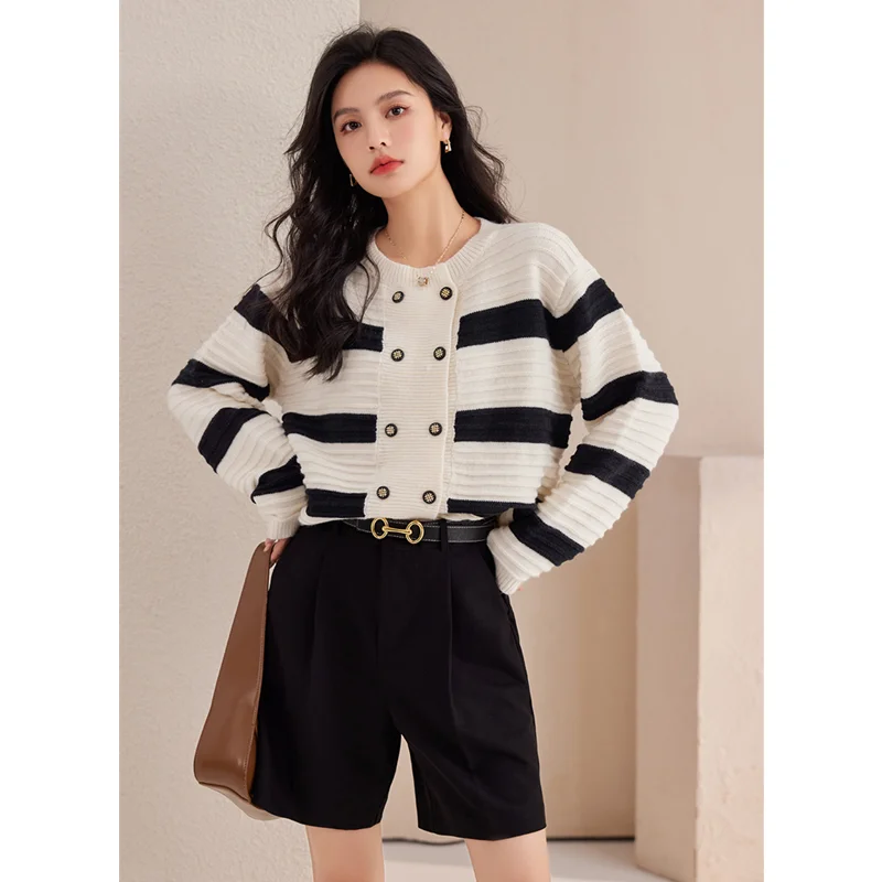 Women's New Style White Stripe Long Sleeves Knitted Sweater Temperament Comfortable Cardigan Versatile Autumn and Winter Coat