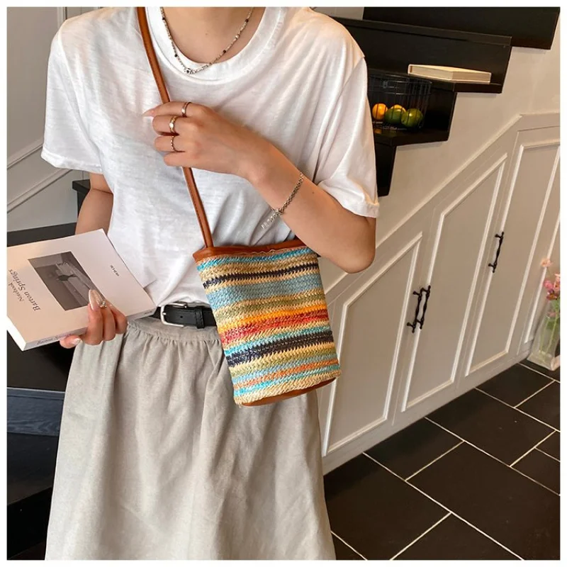 

Elegant High-End Vintage Leather Handbag For Women Featuring Minimalist Solid Color And Large Capacity Crossbody Bag