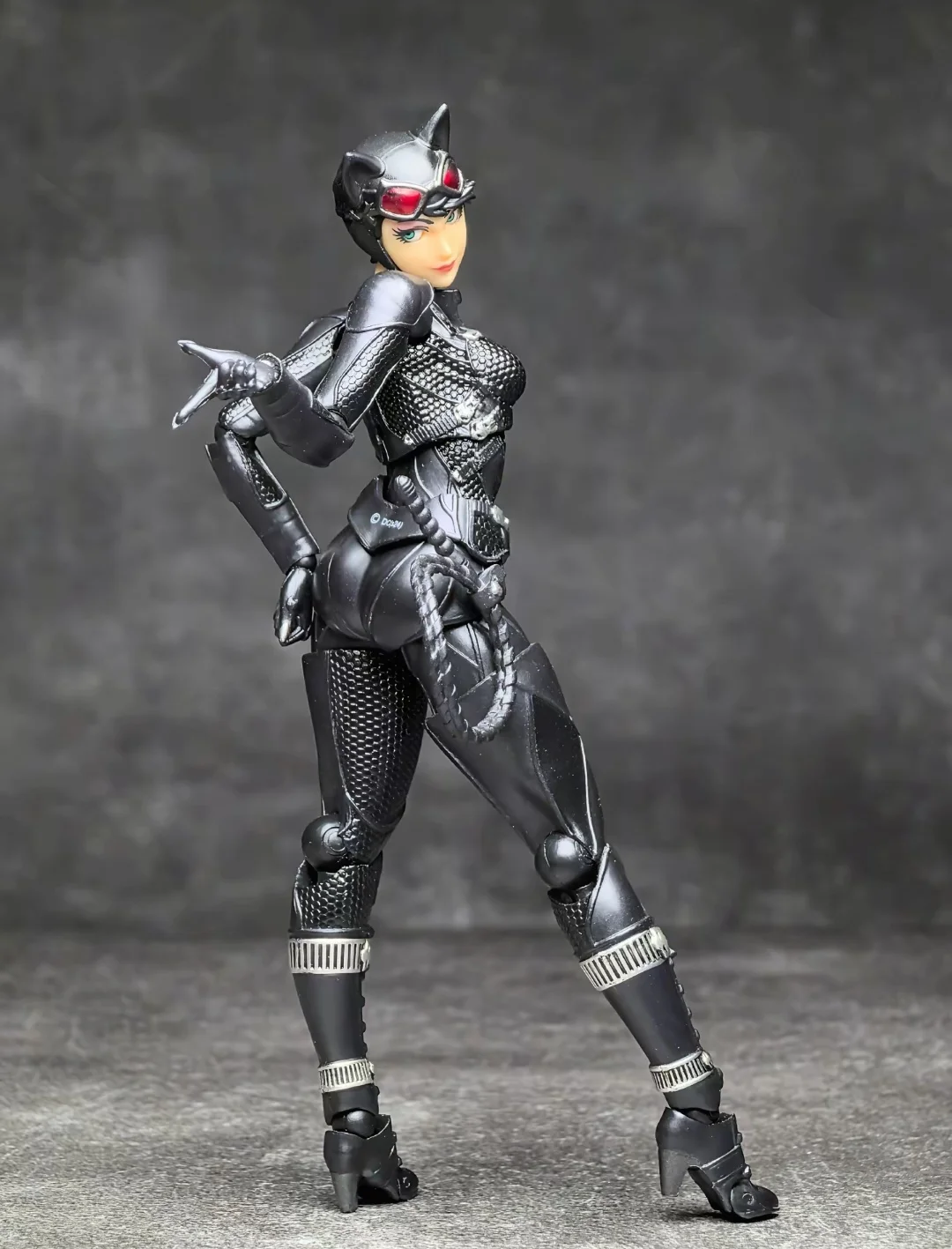 มีสินค้าในสต็อก Arkham Factory MAX Factory Catwoman Kaiyodo Revoltech Yamaguchi ฟิกเกอร์ Ko โมเดลแอ็คชั่นฟิกเกอร์ ของขวัญแบบกำหนดเอง ของเล่น