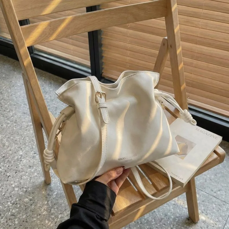 

Luxury Leather Diaper Bag for Women Classic Elegant Trendy Design Casual Vintage Multi Purpose Carry Bag