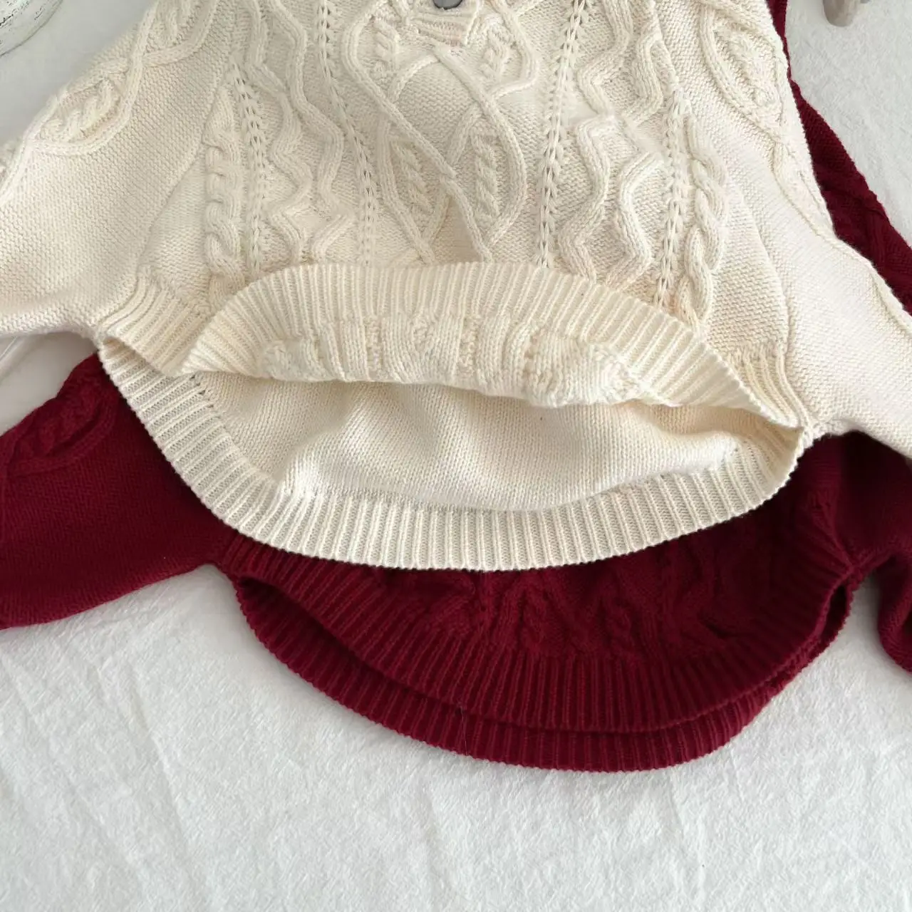 Herbstlicher koreanischer Stil, süßer Kapuzenpullover für Mädchen, stilvoller Babyish Twisted Shawl Cape Strickmantel – Detail 7