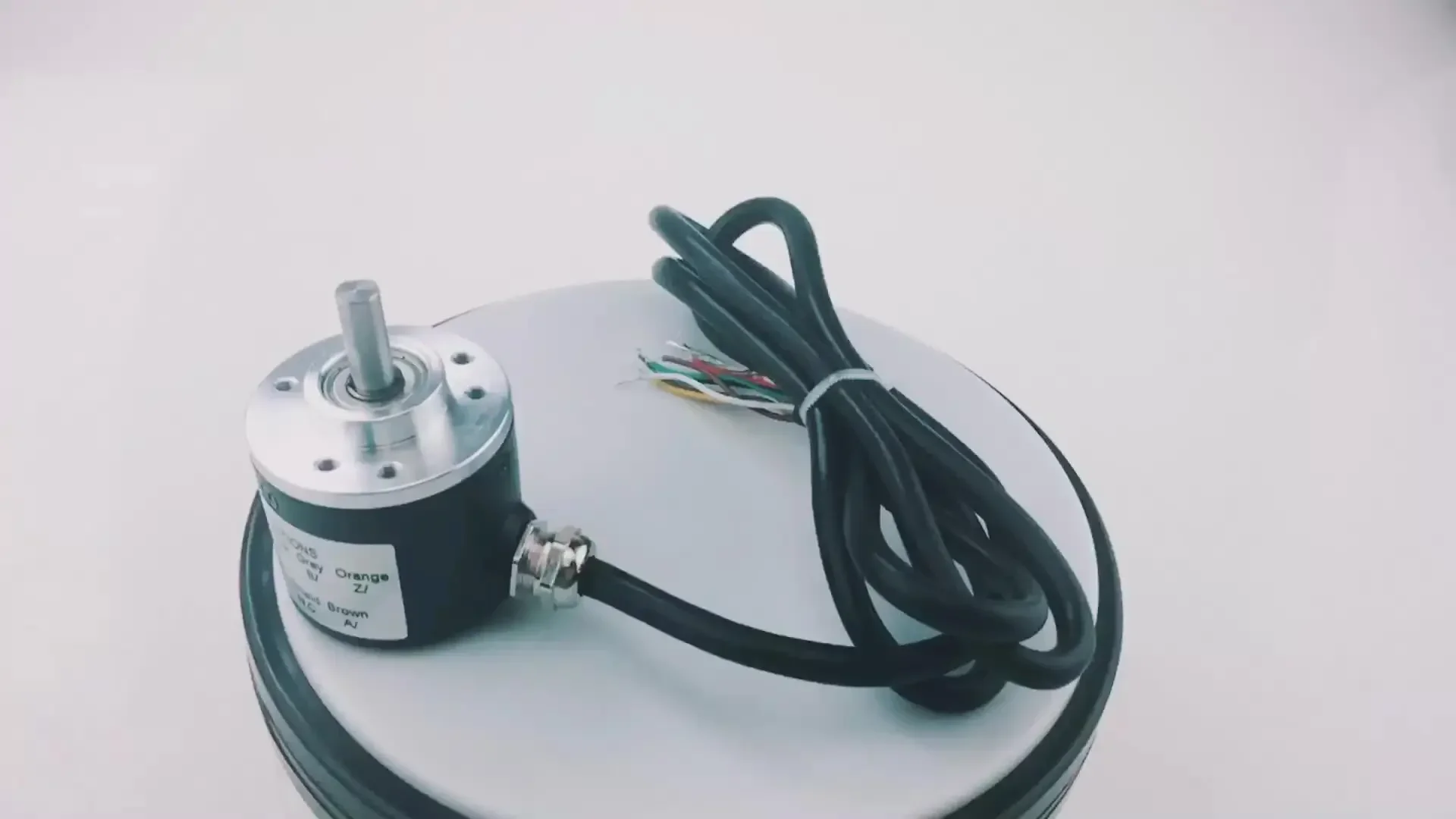 YUMO  ISC3806-001G-360ABZ-5L Solid-Shaft Incremental Rotary Encoder whosales factory