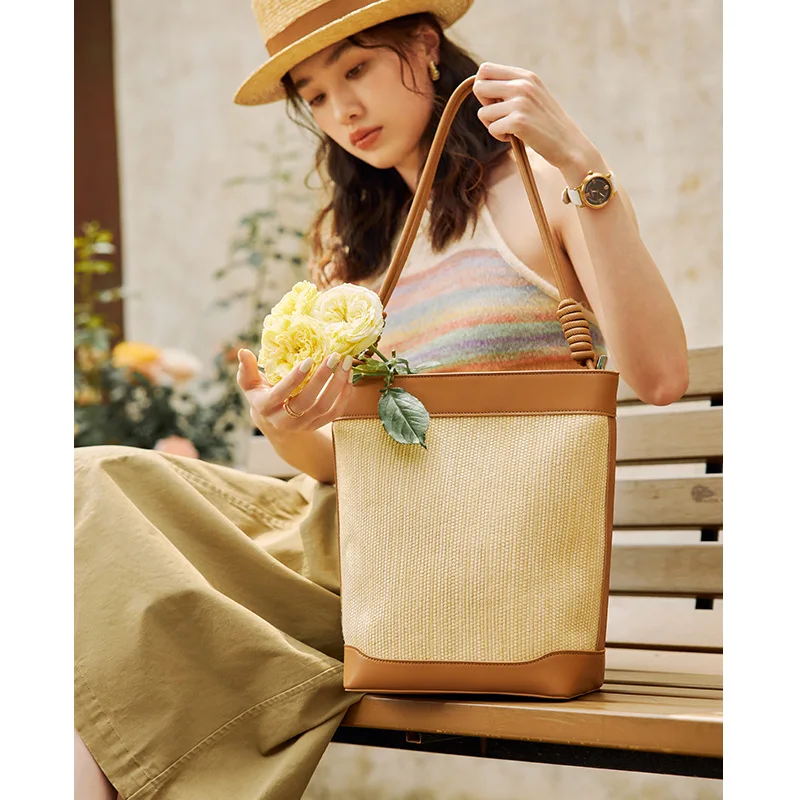 UKF Luxury Women\'s Bucket Bags New Trendy Versatile Large Tote Bag Female Single Shoulder Bags For Women Beach Weaving Handbag