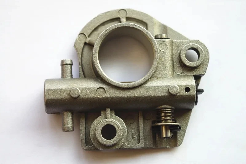 

Подходит для бензопилы Shindaiwa 45LS 266S: насос для подачи масла, масляный насос.