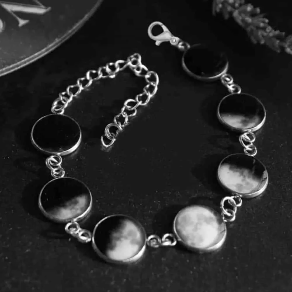 Moon Phase Link Bracelet Silver Tone Lunar Cycle Round Charms Boho Adjustable Chain for Women Men Gothic Witchy Festival Jewelry
