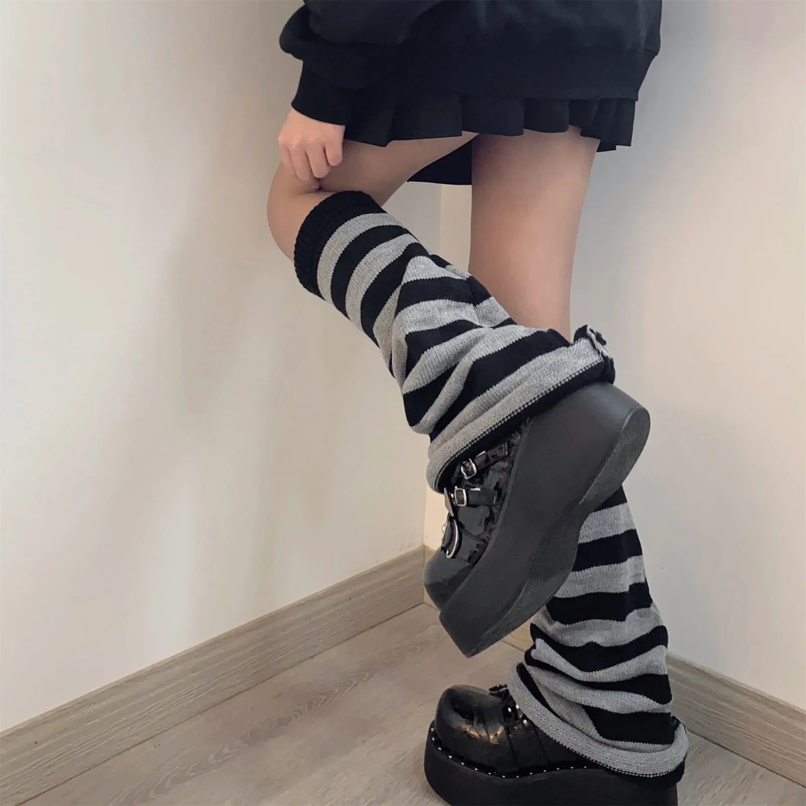 Women Leg Warmers Sleeves Kawaii Baggy Striped Socks Cosplay Streetwear Knitted Foot Cover Long Socks Knitted Arm Warmer 2024