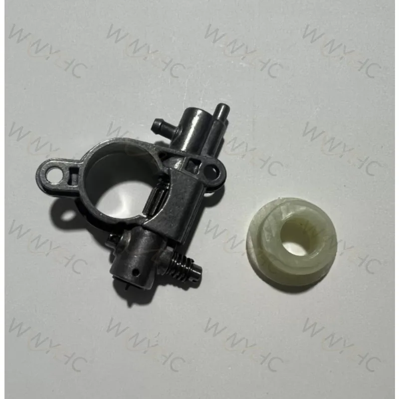 Oil Pump Worm Gear V652000230 for CS-2511TES 251TS ECHO CS-2511P DCS-2500T CS-260TES Chainsaw Auto Oiler