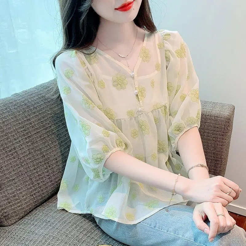 

Женская блузка из шифона с цветочной вышивкой, V-образным вырезом, пышными рукавами и оборками по низу, повседневный топ