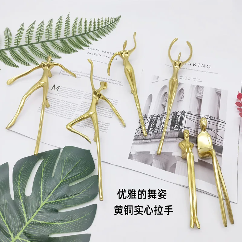 Pirinç balerin dans kız kolu dekorasyon kabine kapılı gardırop altın ışık lüks fransız Nordic sundurma kapı kolu