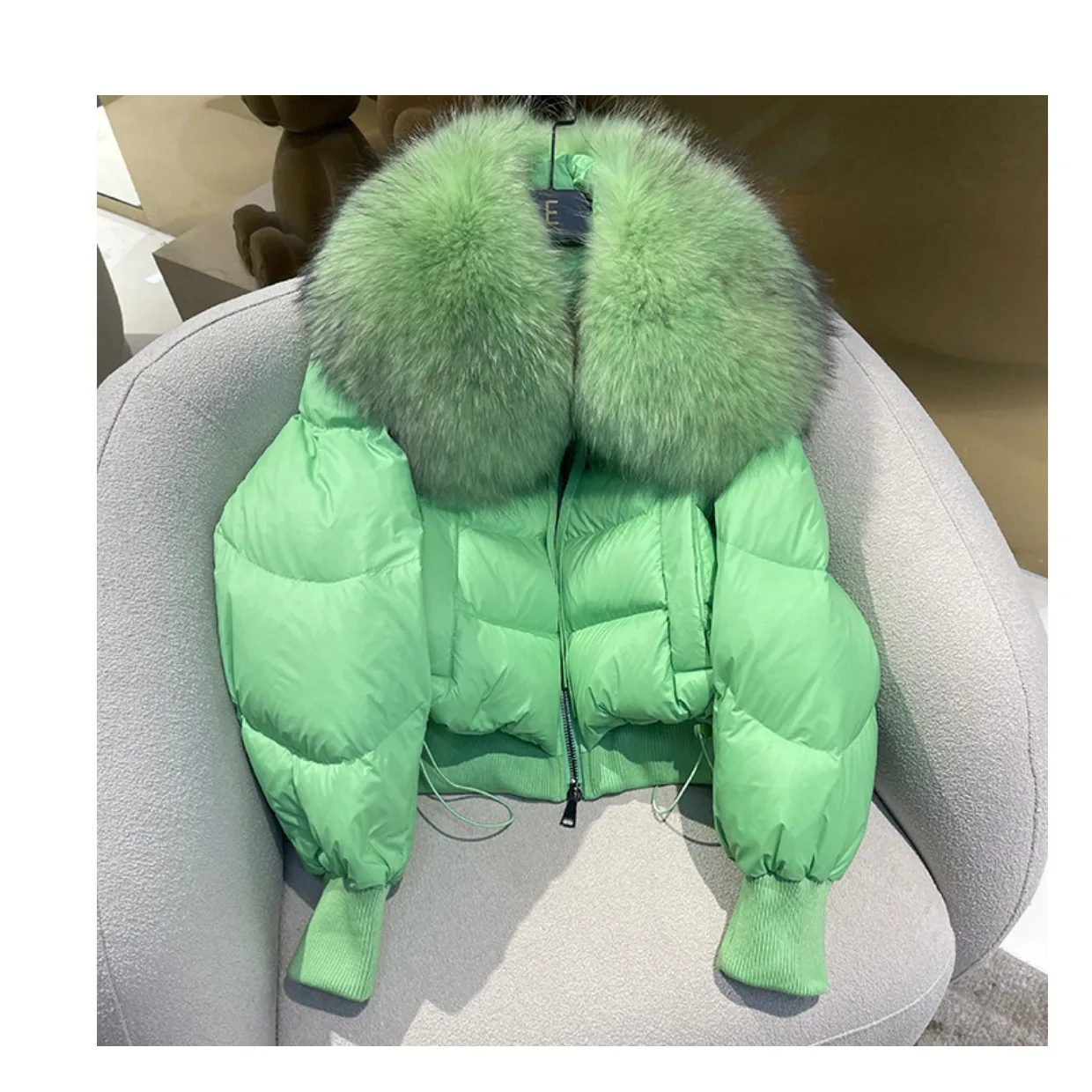 

High-End Women Super Large Real Raccoon Fur Collar Female Overcoat Winter Short Thicken Warm 90% Goose Down Jacket