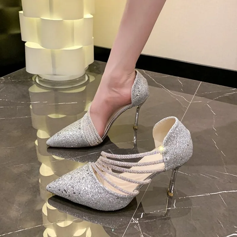 Damskie buty na wysokim obcasie z cienkimi obcasami 2024 New Glitter Water Diamond Hollow Sexy Pointed Single Shoe Gold Large 43 High Heels Woman