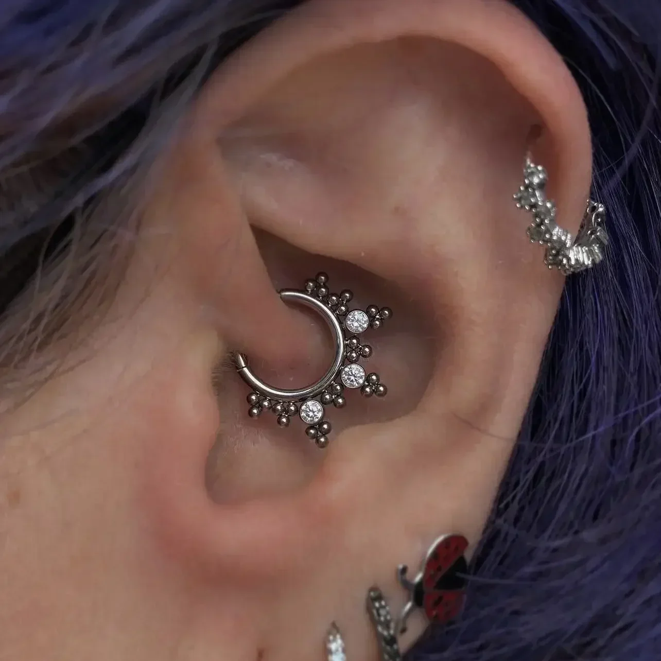 ASTM F136 Titanium Pierced 16G Hinged Nose Rings Hoop Beaded Zirconia Nose Ear Helix Daith Clicker Ring Body Jewelry