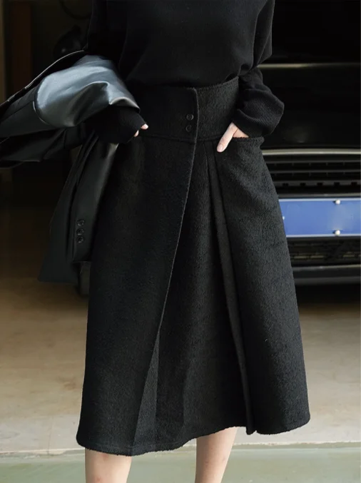 Women\'s casual solid high waist loose skirt in autumn and winter