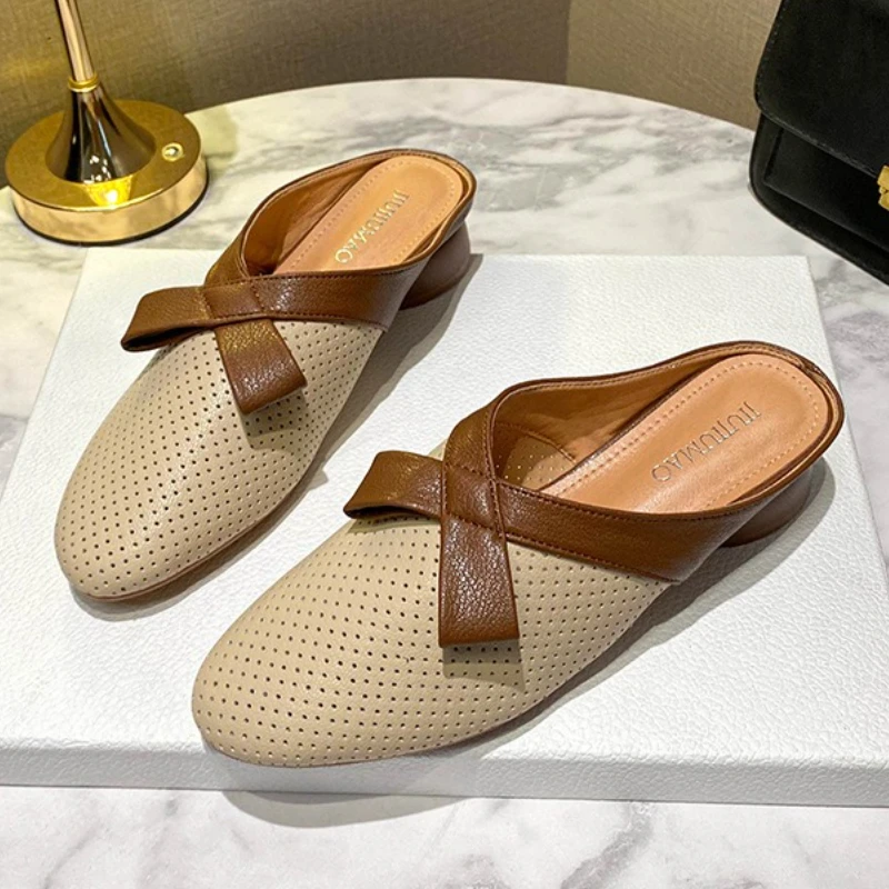 

Роскошные тапочки с круглым носком и низким каблуком с резьбой, женские дизайнерские сандалии в стиле ретро с бантом, удобные легкие туфли без каблуков Sandalias De Mujer