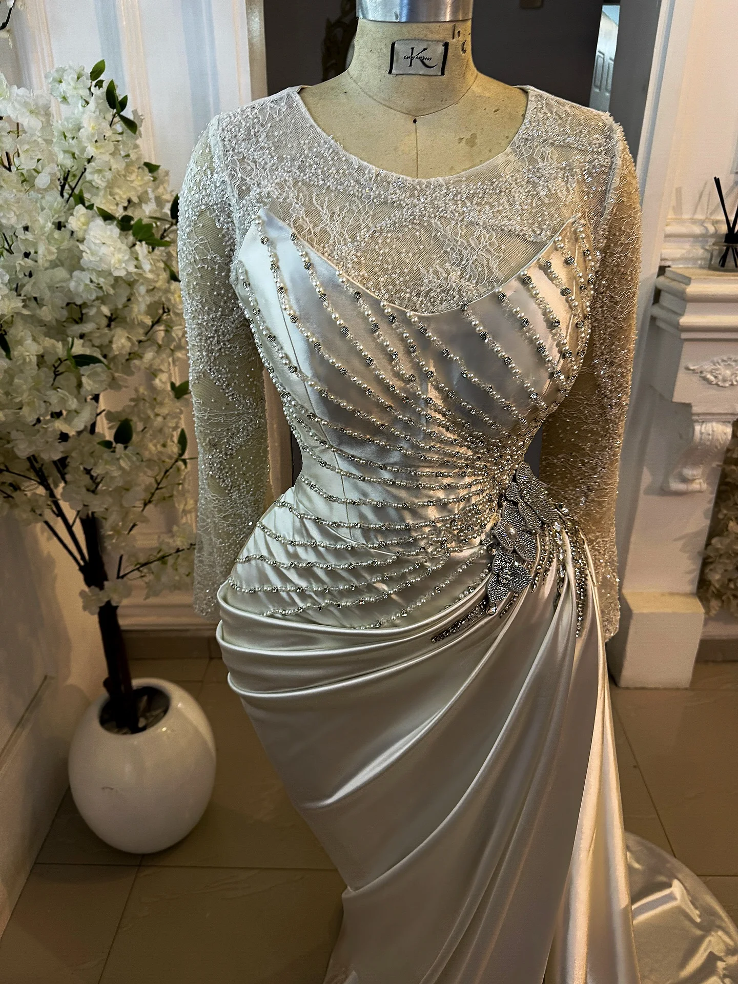 صورة حقيقية اللؤلؤ الساتان فساتين السهرة الوهم مطرز الأزهار حورية البحر أفريقيا فساتين حفلات التفتا طويل رداء حفلات رسمية