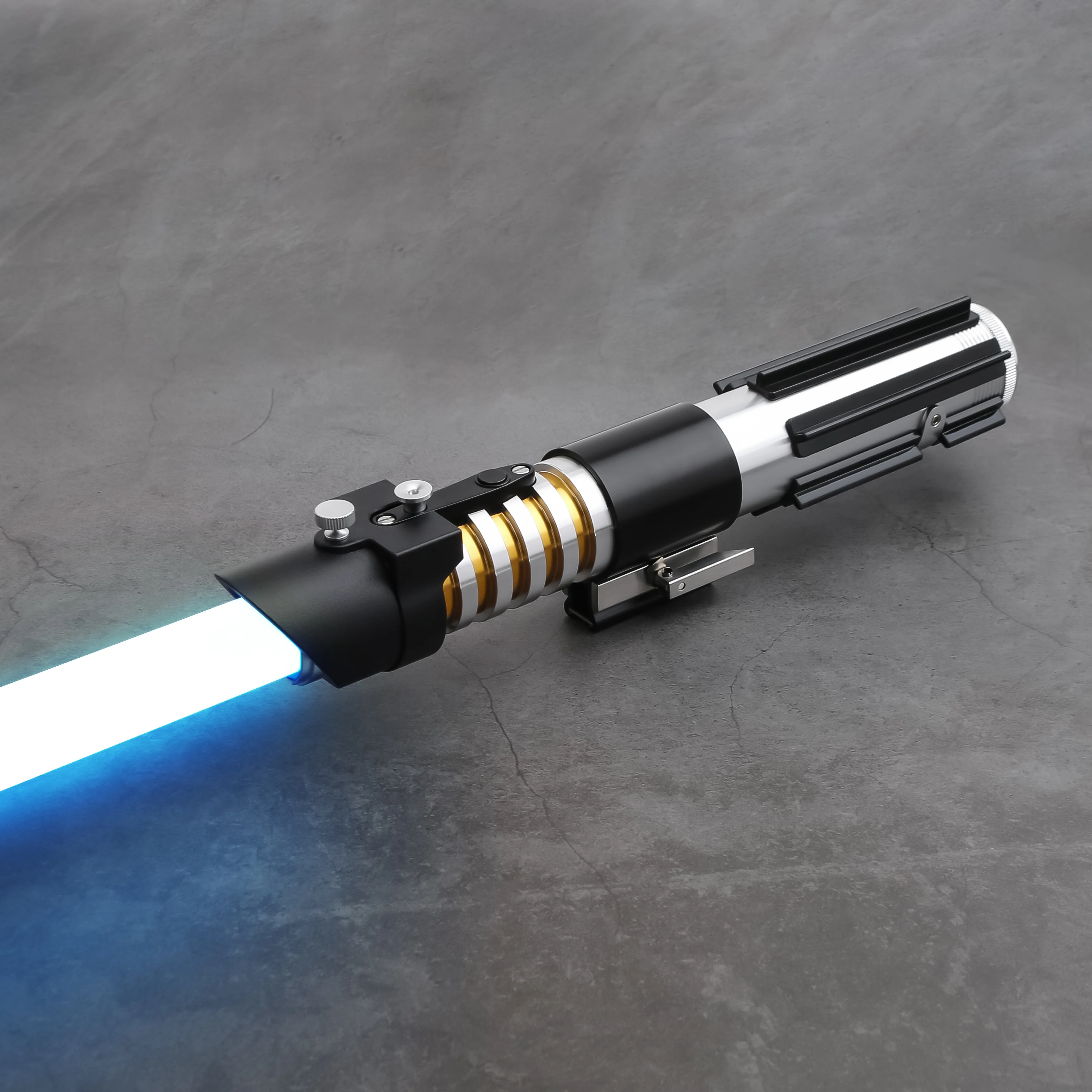 TXQSABER Elzar Sword Mann السلس يجلس القتالية GesturJEDI اللعب السلس سوينغ المعادن Lightsaber قوة توهج ضوء سكاي ووك هدية الليزر