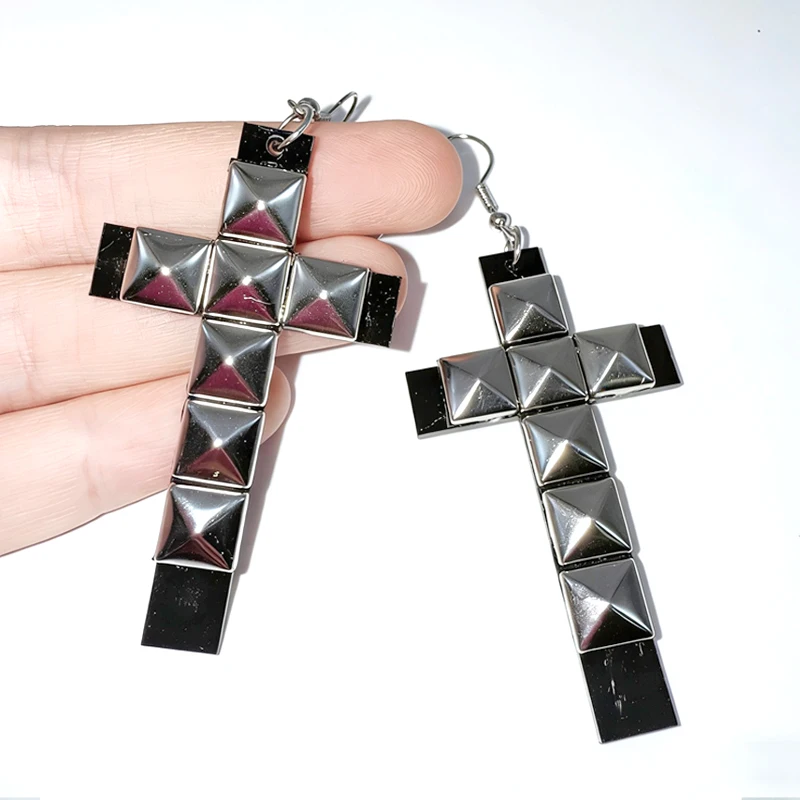 Goth Schmuck Acryl Kreuz Ohrringe Coole Accessoires für Frauen Mode Punk Nieten Tropfen Ohrringe Grunge Rock