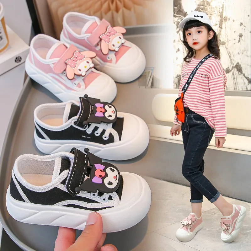 Sanrio Kuromi dziecięce buty na co dzień dziewczęce urocze kreskówki wygodne buty deskorolkowe oddychające antypoślizgowe buty do biegania trampki